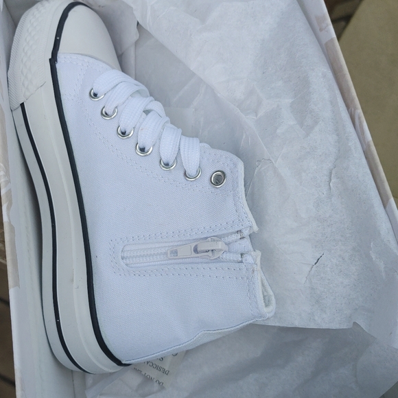 Tommy Bahama Hi-Top Sneakers, White 12T - Picture 2 of 15